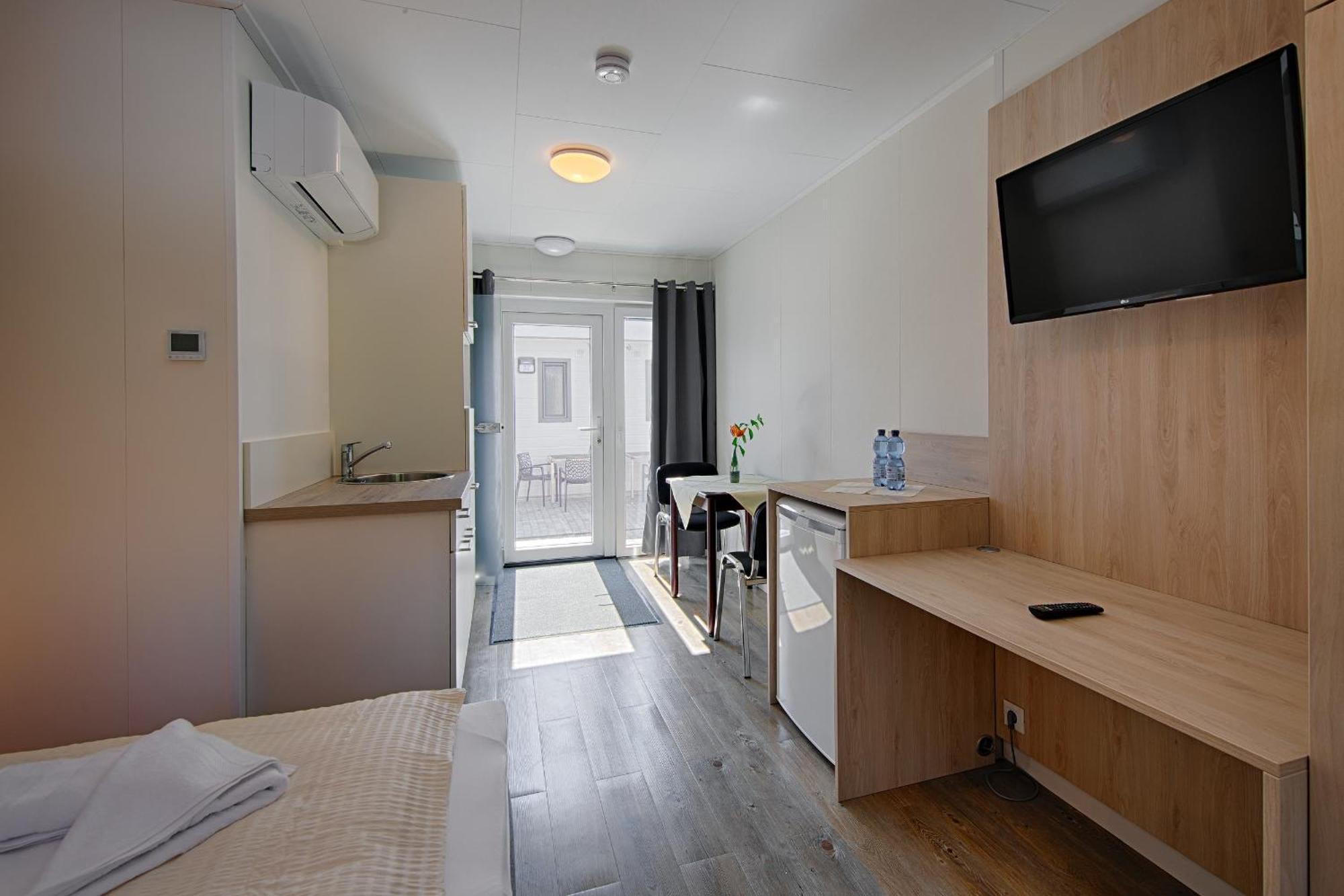 See Hotel Karlslust Chalets Storkow  Exterior foto